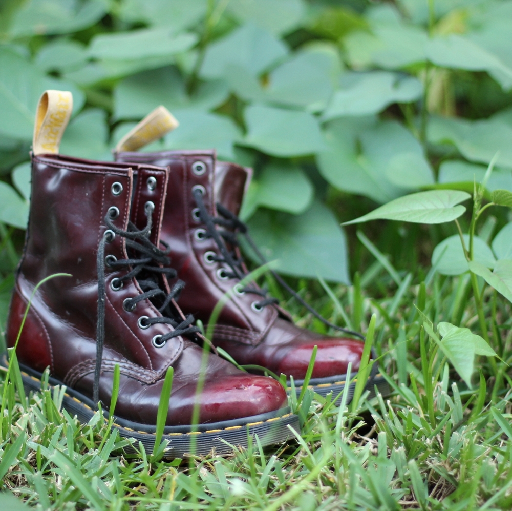 Dr. martens- vegan oxblood